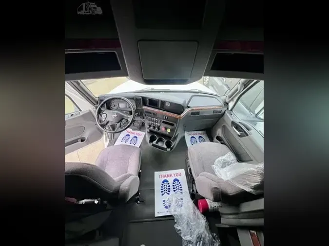 2022 VOLVO VNL64T760