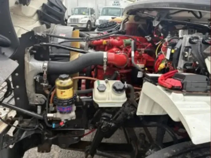 2017 FREIGHTLINER/MERCEDES M2 106