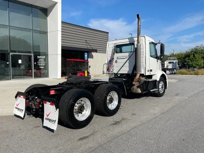 2020 Volvo VNR64T300