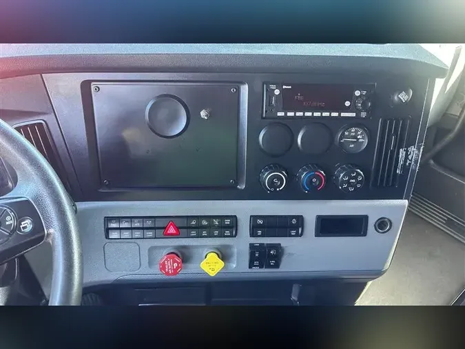 2022 FREIGHTLINER CA126