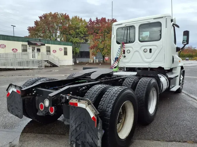 2018 FREIGHTLINER/MERCEDES CASCADIA 125