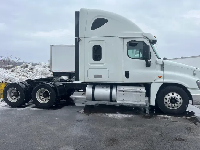 2019 FREIGHTLINER/MERCEDES CASCADIA 125