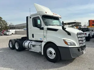 2018 Freightliner T12664ST