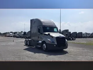 2021 Freightliner Cascadia 126