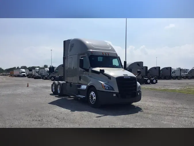 2021 Freightliner Cascadia 126c416f3ecb38433dc703a2af67e812c2e