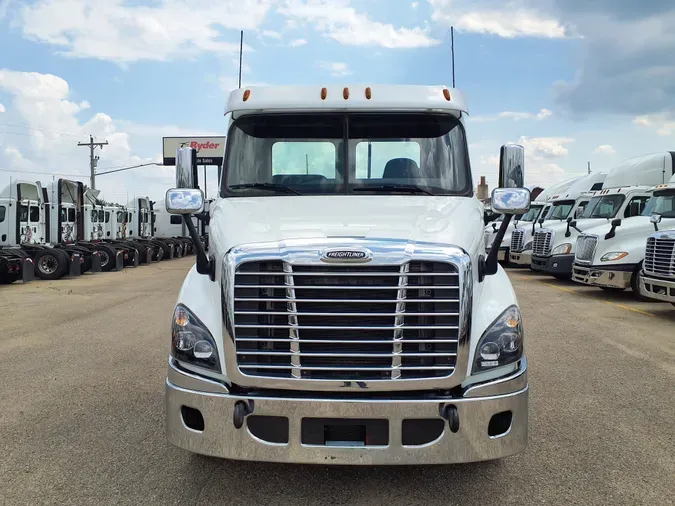 2017 FREIGHTLINER/MERCEDES CASCADIA 113