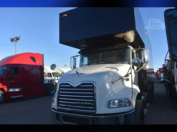 2018 MACK PINNACLE CXU613