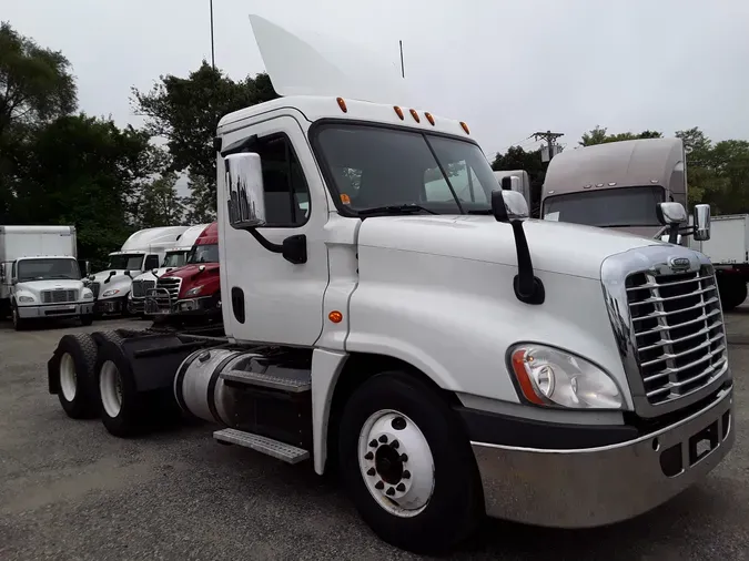 2018 FREIGHTLINER/MERCEDES CASCADIA 125