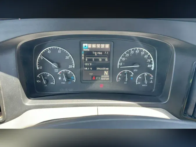 2019 Freightliner Cascadia 126
