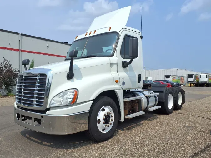 2016 FREIGHTLINER/MERCEDES CASCADIA 125c425680efeb7fe9f73376337c95e6726