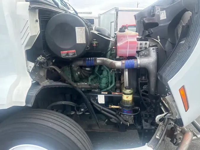 2019 VOLVO VNL