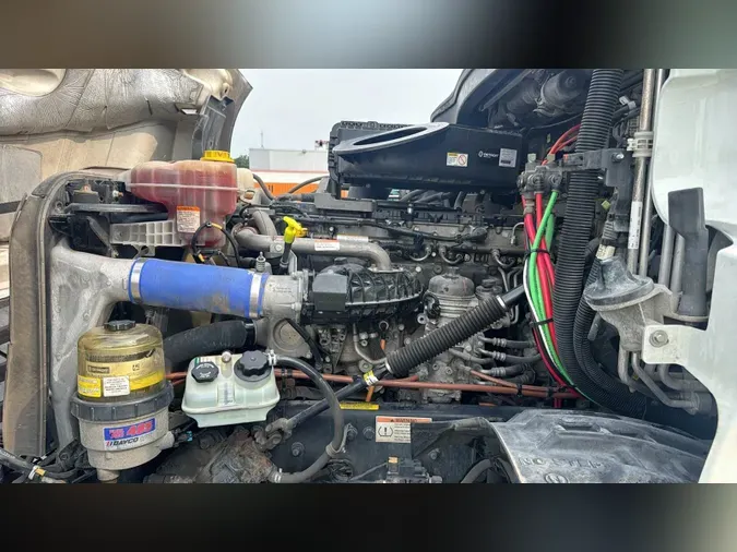 2021 Freightliner Cascadia 126