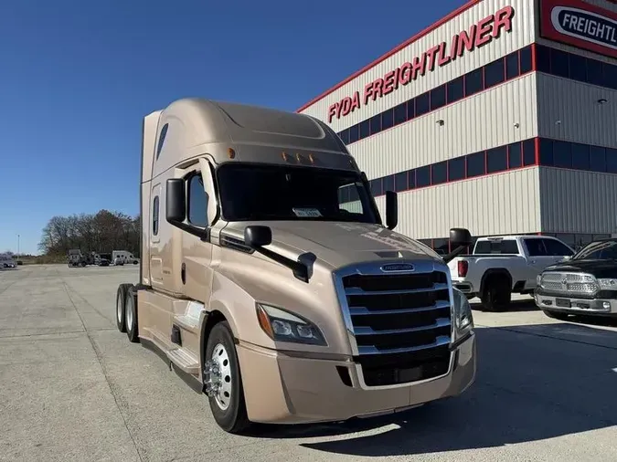 2022 Freightliner Cascadia®c427b82e126c0c78db214f4c58cc6cf3