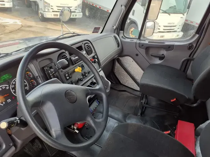 2018 FREIGHTLINER/MERCEDES M2 106