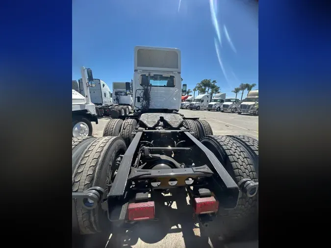 2018 NAVISTAR INTERNATIONAL LT625 DAYCAB T/A
