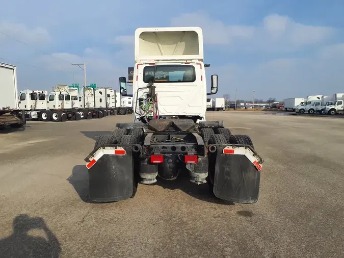 2019 NAVISTAR INTERNATIONAL LT625 DAYCAB T/A