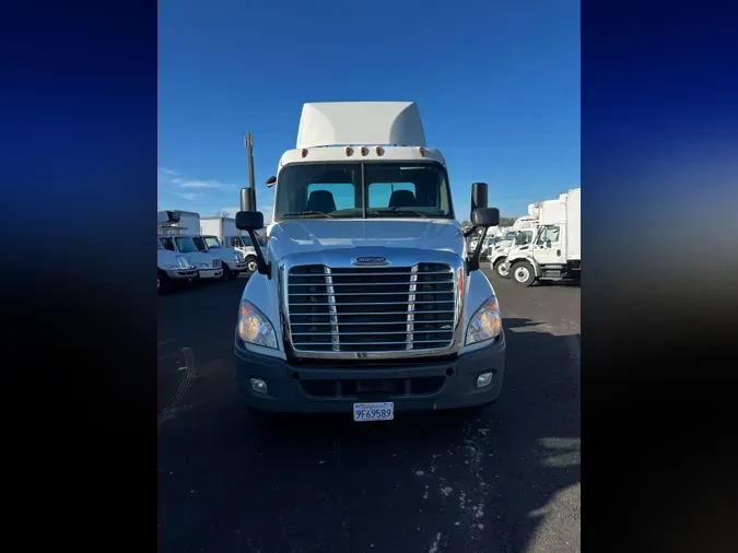 2018 FREIGHTLINER/MERCEDES CASCADIA 125