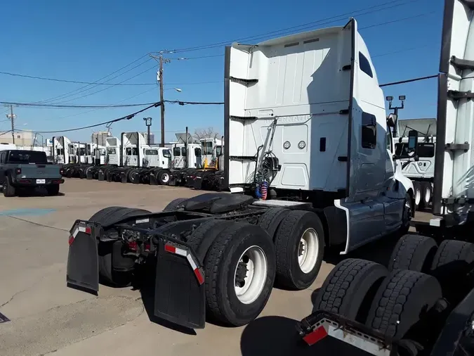 2020 NAVISTAR INTERNATIONAL LT625 SLPR CAB