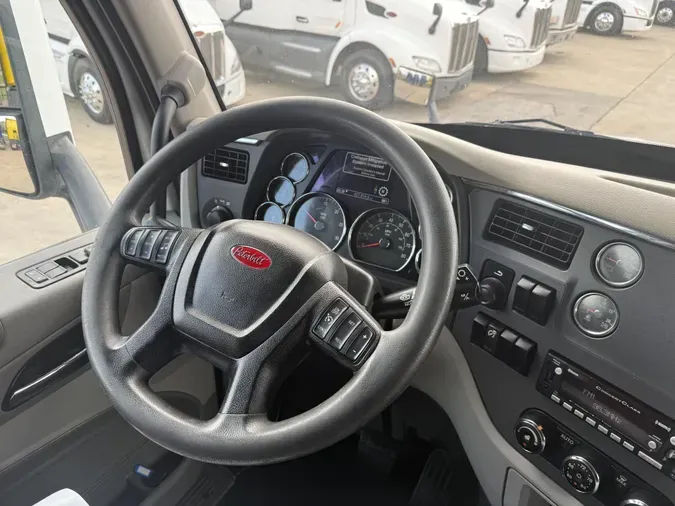 2021 Peterbilt 579