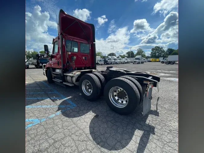 2017 FREIGHTLINER/MERCEDES CASCADIA 125