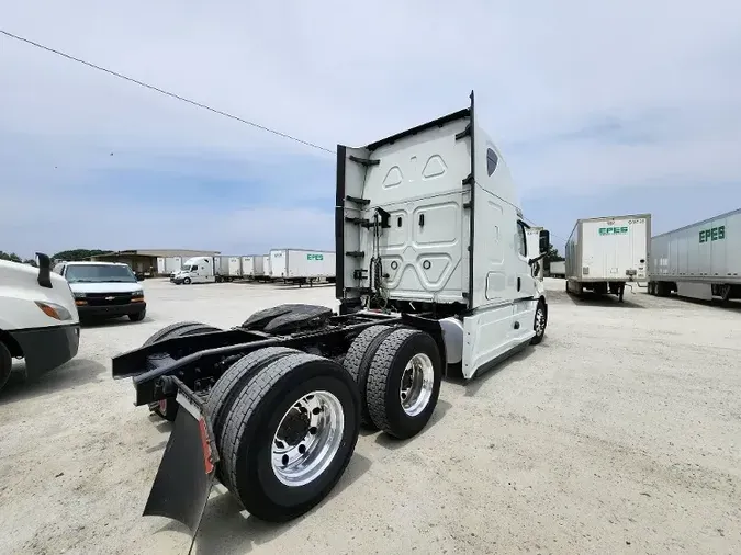 2020 Freightliner T12664ST