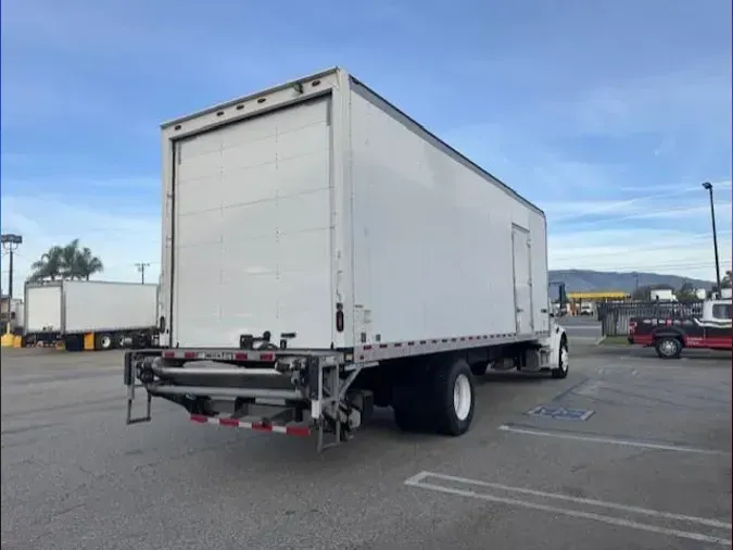 2019 Freightliner Business Class M2 106