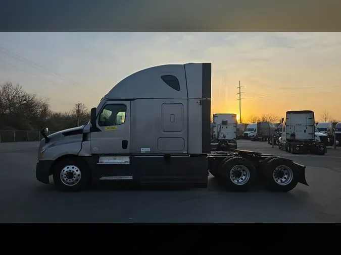 2024 Freightliner Cascadia 126