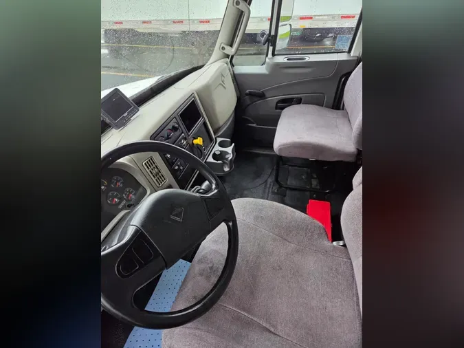 2019 NAVISTAR INTERNATIONAL 4300 LP