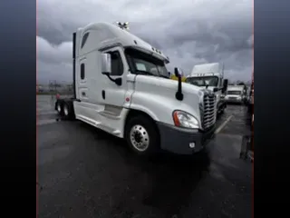 2018 FREIGHTLINER/MERCEDES CASCADIA 125