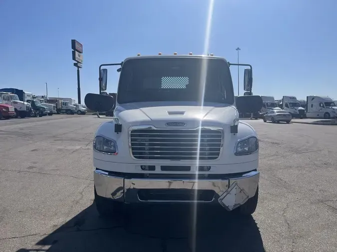 2019 Freightliner M2 106