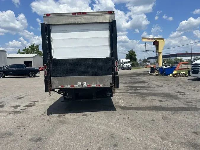 2014 Freightliner M2 106