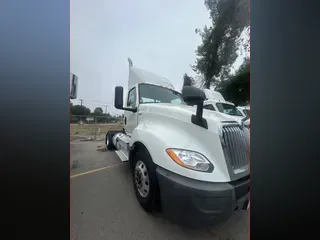 2021 NAVISTAR INTERNATIONAL LT625 DAYCAB S/A