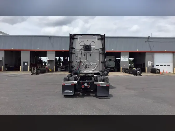 2023 Freightliner Cascadia 126