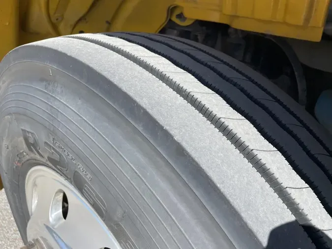 2019 Freightliner Business Class M2 106