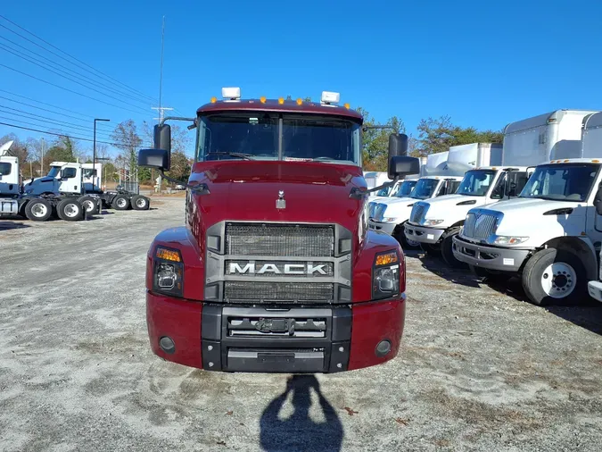 2020 MACK TRUCKS, INC. ANTHEM 64T