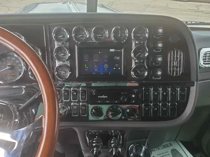 2022 PETERBILT 389