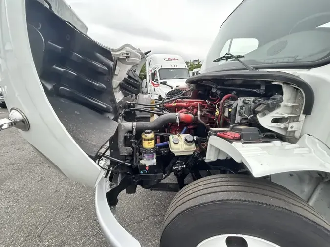 2017 FREIGHTLINER M2 106