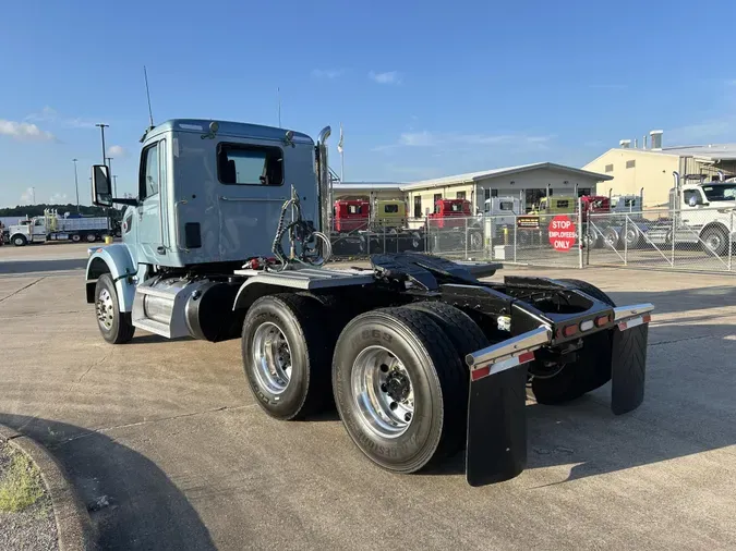 2022 Peterbilt 567