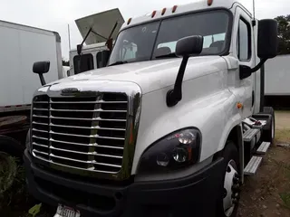 2018 FREIGHTLINER/MERCEDES CASCADIA 125