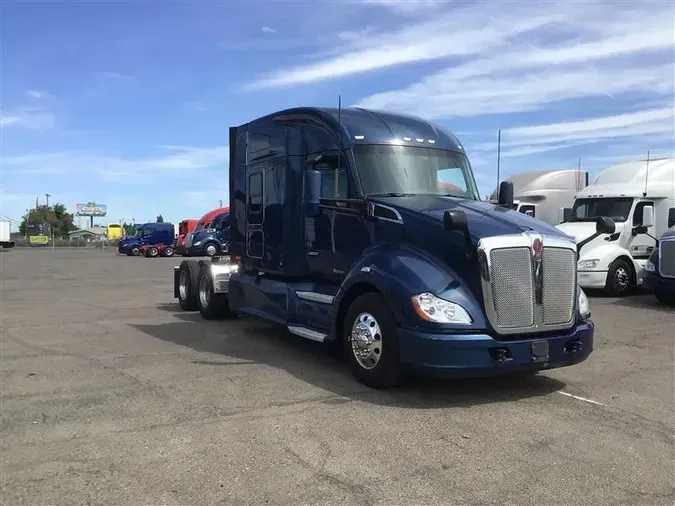 2022 KENWORTH T680c46c3b8479fb47e663b3f8dabcb3a48e