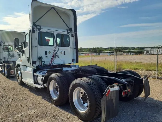2019 FREIGHTLINER CASCADIA 125