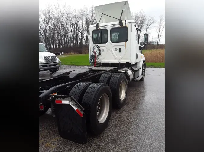 2018 FREIGHTLINER/MERCEDES CASCADIA 125