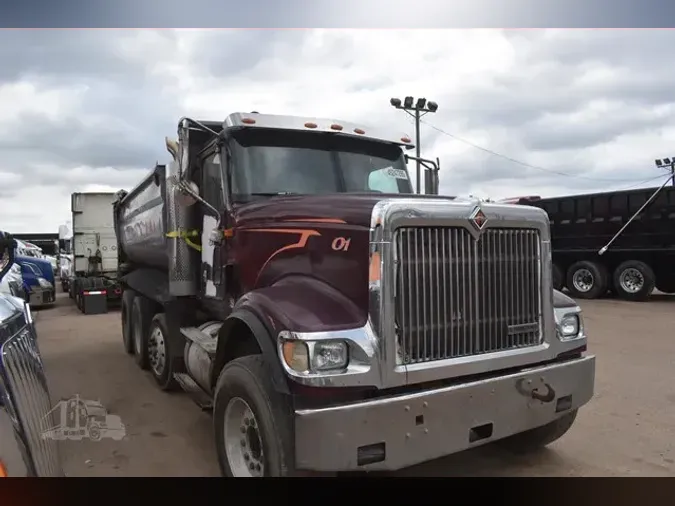 2001 INTERNATIONAL 9900