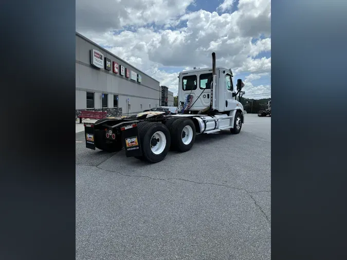 2020 Freightliner Cascadia