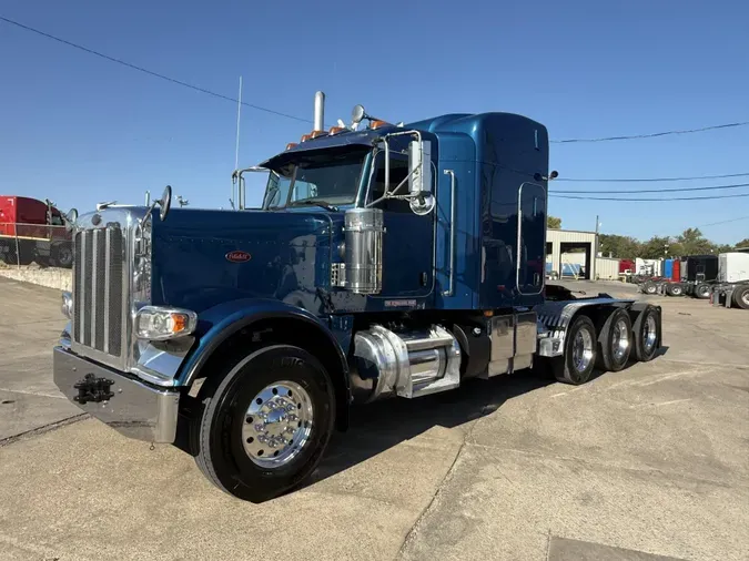 2022 Peterbilt 389c4758e48fe5e88a66f51f888ef65c47f