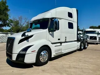 2023 VOLVO VNL64T860