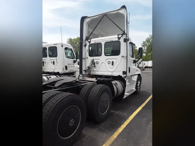 2020 FREIGHTLINER/MERCEDES CASCADIA 125