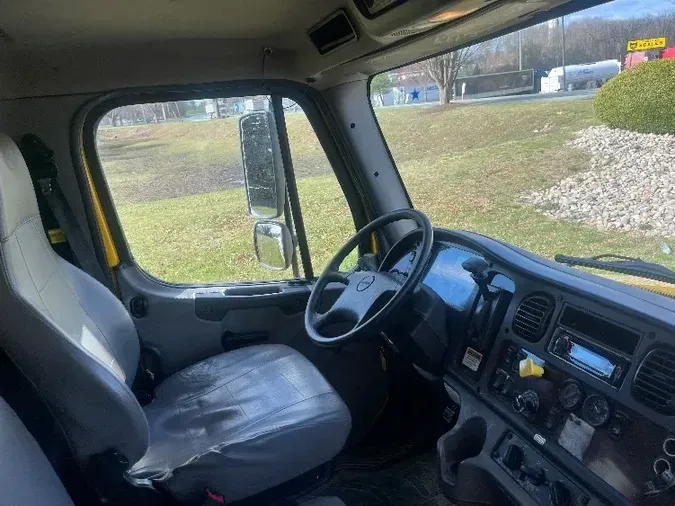 2018 Freightliner M2