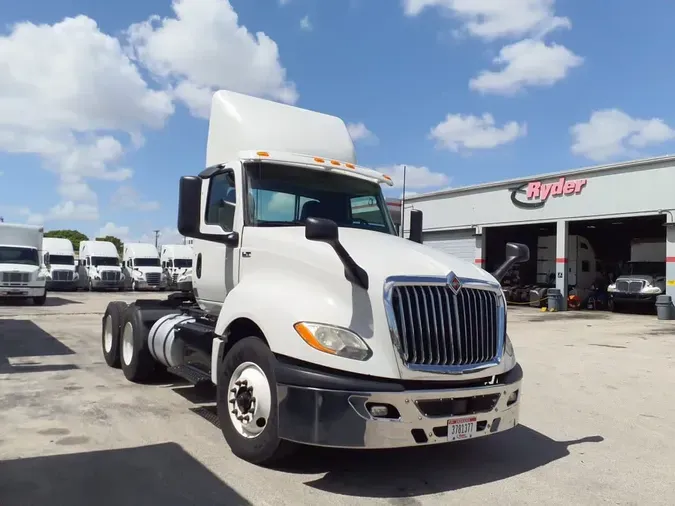 2019 NAVISTAR INTERNATIONAL LT625 DAYCAB T/A