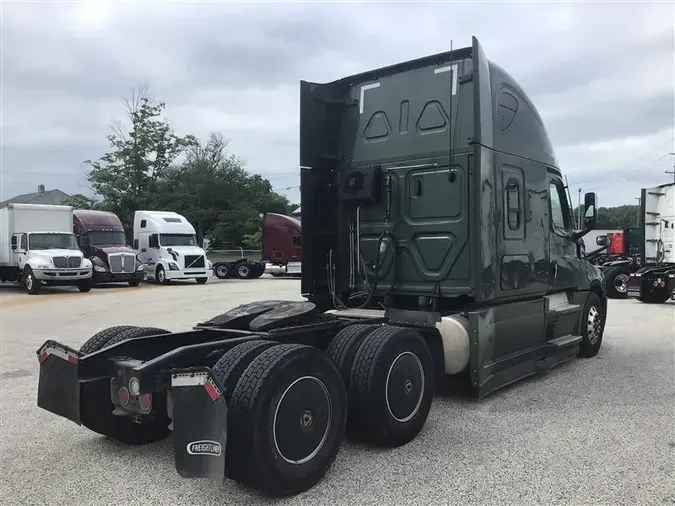 2021 FREIGHTLINER CA126
